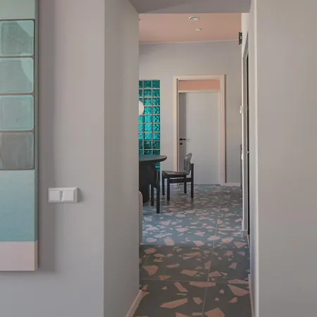 Resume דירה קובנה