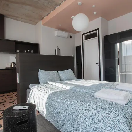 Resume Aparthotel 3*