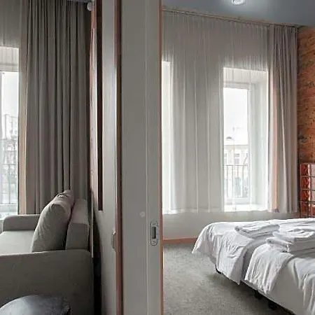 Resume Aparthotel 3*